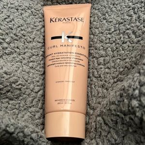 Kerastase Curl Manifesto light weight moisture replenishing conditioner 8.5 oz